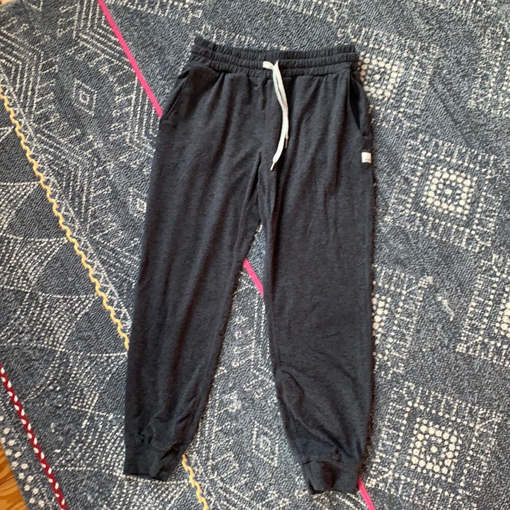 Vuori Women’s Performance Joggers Charcoal Heather Grey XS